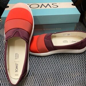 TOM’S Alpargata Mallow Puff burgundy 8.5 shoes slip on loafers